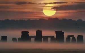 Stonehenge-in-the-fog